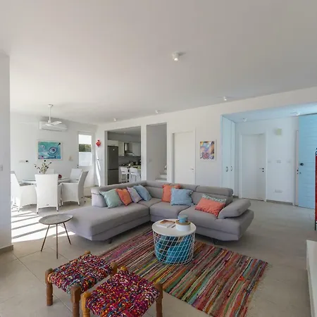 Oceania Villa *