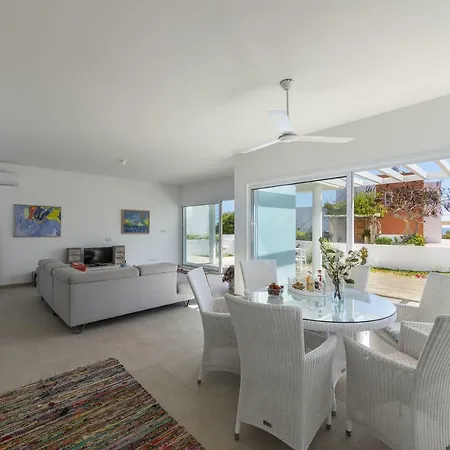 Oceania Villa *